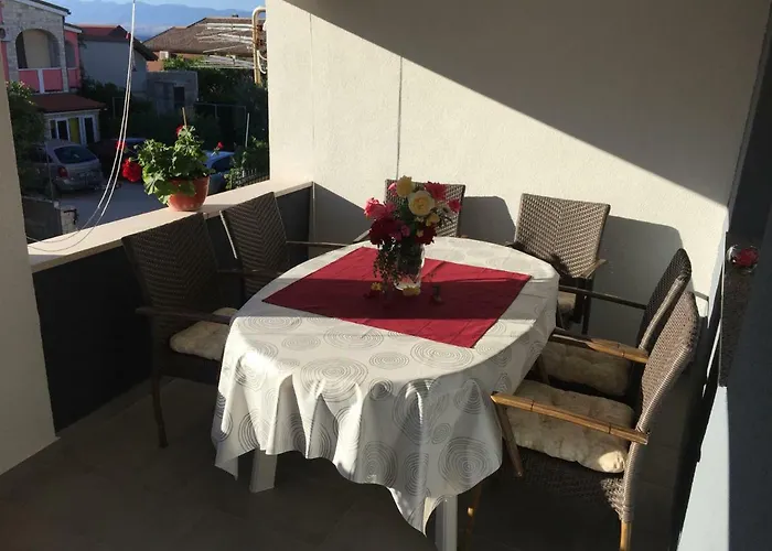 Roko Apartment Vir